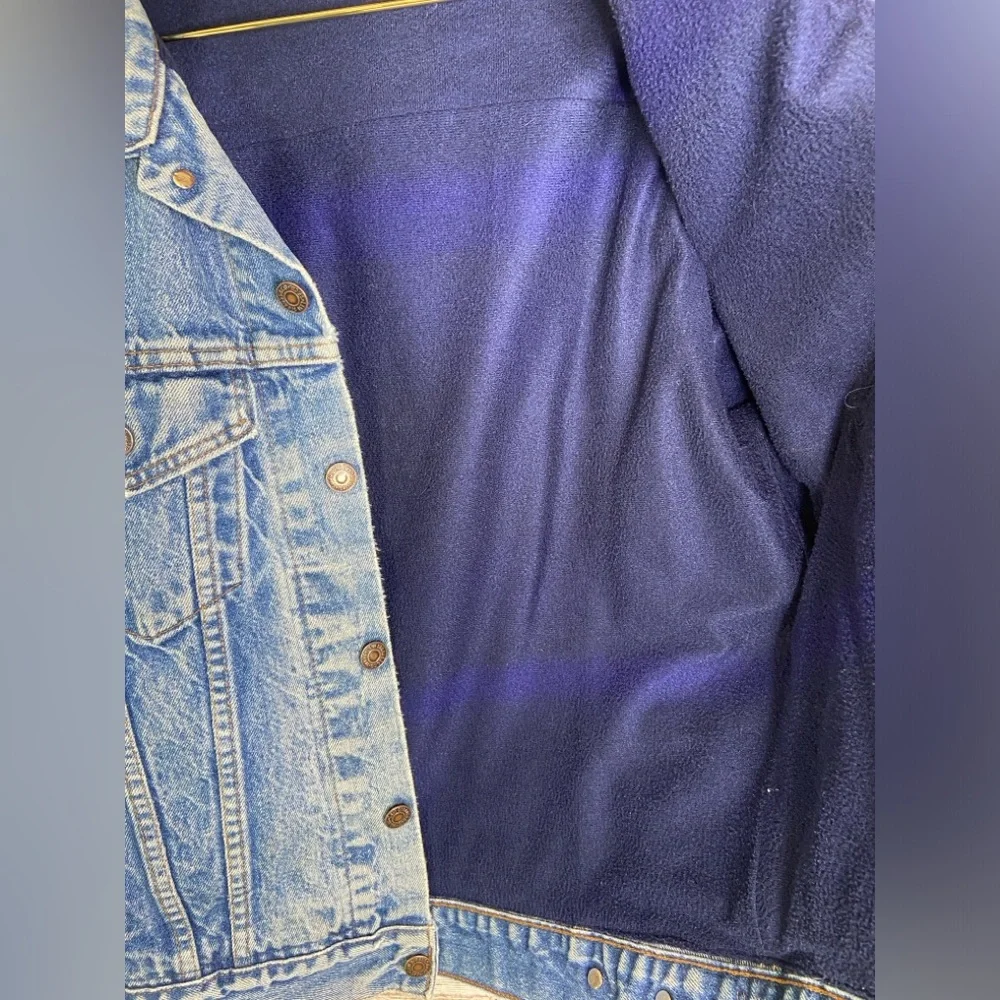 Vintage Levi’s denim trucker jean jacket lined Sz 38 small Good condition